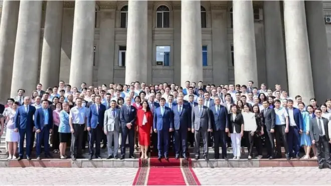 өкмөт аппараты