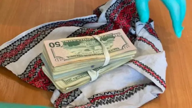 Жителька Прилук віддала майже 1 млн грн, щоб зняти порчу