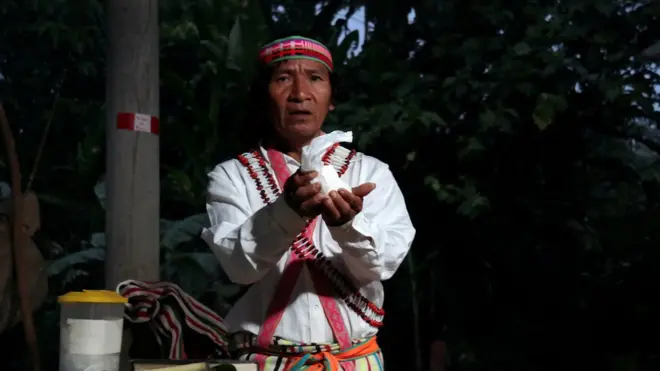 Diáconos como Shainkiam Yampik Wananch ofician para los católicos en la Amazonía peruana