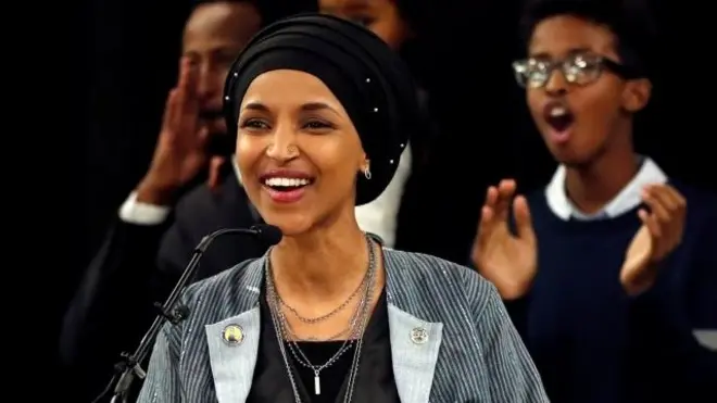 La somalí-estadounidense Ilhan Omar es una de las tantas mujeres elegidas para la Cámara de Representantes de Estados Unidos. Pero todavía las mujeres son menos del 25% de la cámara legislativa.