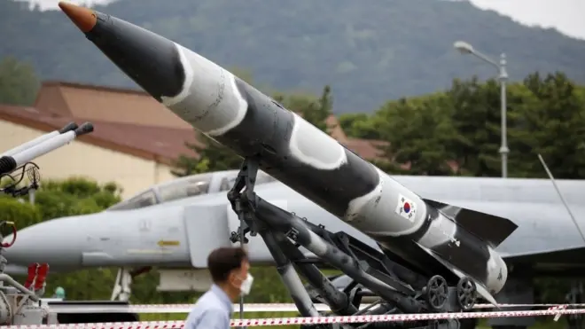 문재인 대통령은 5월 21일(현지시간) 백악관에서 열린 조 바이든 미국 대통령과의 첫 정상회담 직후 공동 기자회견에서 한·미 미사일지침 종료 사실을 밝혔다