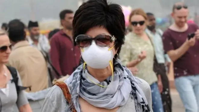 เริ่มมีผู้ใส่หน้ากากป้องกันมลพิษกันมากขึ้นตามเมืองใหญ่ของยุโรป