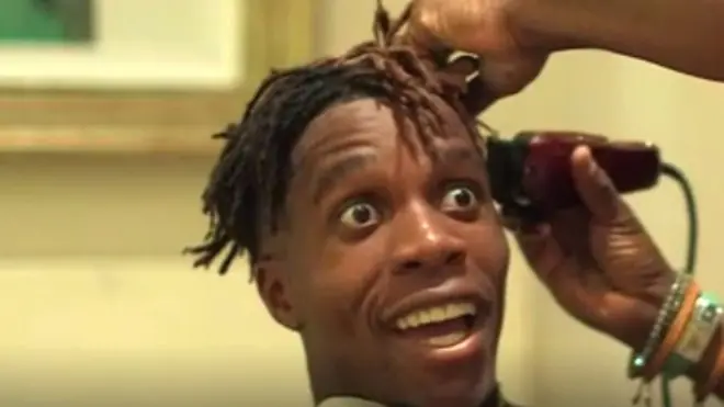 Lee ọkpụisi bụ enyi ndị egwuregwu bọọlụ na UK.