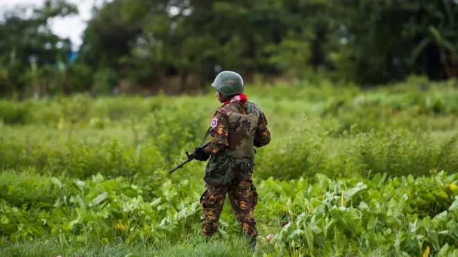 အမ်းမြို့နယ် ဓာတ်တော်ကျေးရွာကသုံးဦးကို ဖမ်းဆီးထား