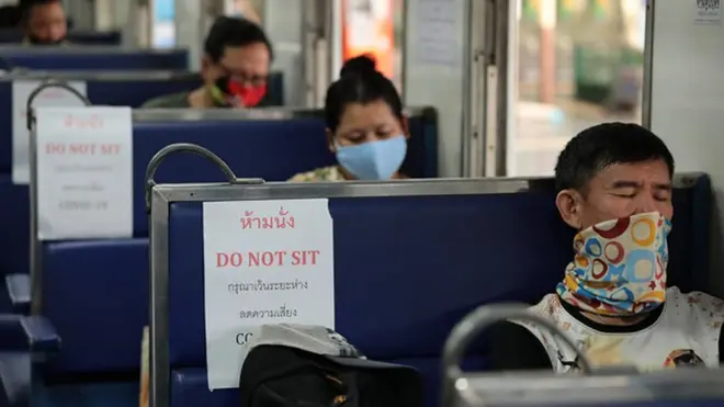 กระทรวงสาธารณสุขย้ำว่า การเพิ่มระยะห่างทางสังคมหรือ social distancing เป็นมาตรการที่มีประสิทธิภาพมากที่สุดในขณะนี้ที่จะยับยั้งการระบาดของโควิด-19