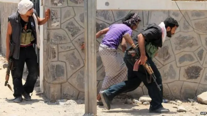 Labada dhinac waxay ahaayeen saaxiibbo ilaa iyo Arbacadii markii ay isku soo jeesteen