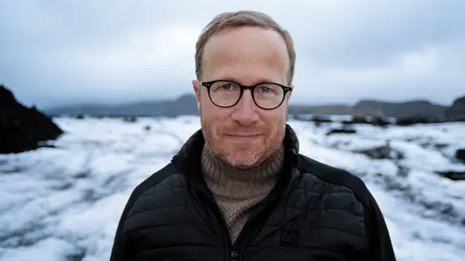 Andri Snaer Magnason: "Toda la vida laboral de los jóvenes de hoy se tratará del desafío de llegar a cero neto en emisiones".