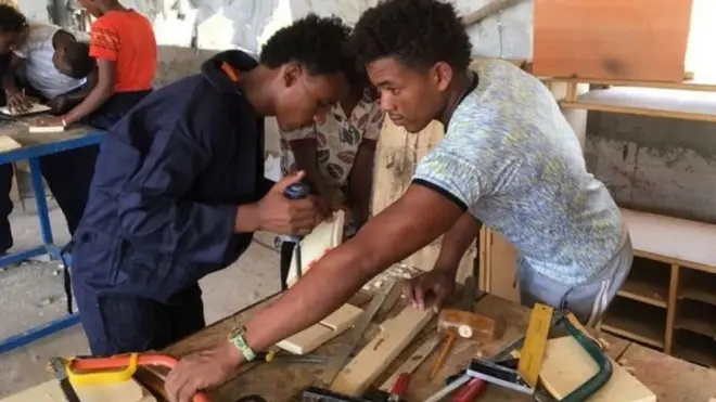 ኤርትራውያን መንእሰያት ኣብ ስራሕ-2017