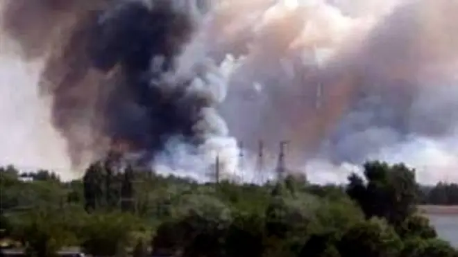 Пожежа відбувається біля промилсових об'єктів