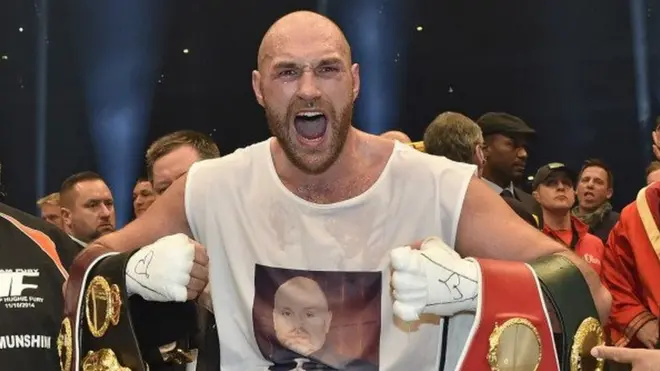 ٹائی سن فیوری نے گذشتہ برس نومبر میں یوکرین کے باکسر ولادی میر کلٹشکو​ کو شکست دے کر ڈبلیو بی اے، آئی بی ایف، ڈبلیو بی او اور آئی بی او کے ٹائٹلز جیتے تھے۔ 40 سالہ کی سنہ 2004 کے بعد سے یہ پہلی شکست تھی