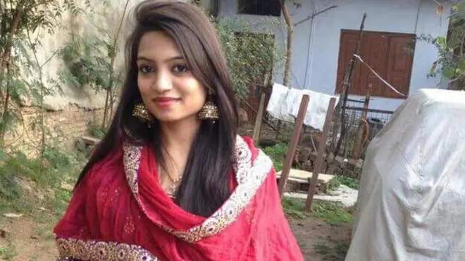 જયપુરના આફ્રીન રહમાન સુપ્રીમ કોર્ટના દ્વારે પહોંચ્યા હતા