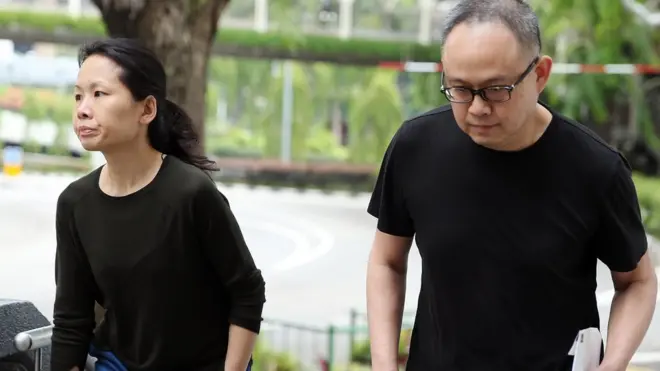 Jaksa menuntut hukuman maksimal satu tahun penjara atas Lim Choon Hong (kanan) dan istrinya Chong Sui Foon.
