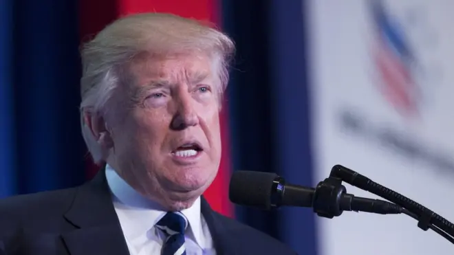 Трамп заявил, что готов противостоять нападкам на свою администрацию