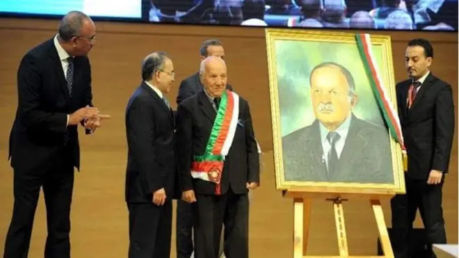 تكريم صورة لبوتفليقة يثير جدلا في الجزائر