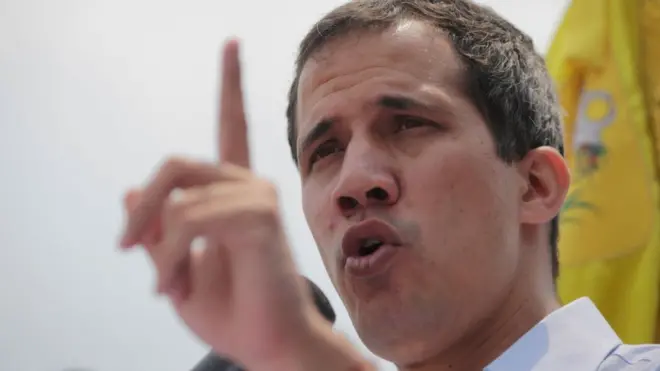 El líder de la oposición de Venezuela, Juan Guaidó, dice que es imposible hablar de golpe de Estado porque él es el presidente legítimo.
