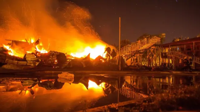 пожежа в таборі "Вікторія"