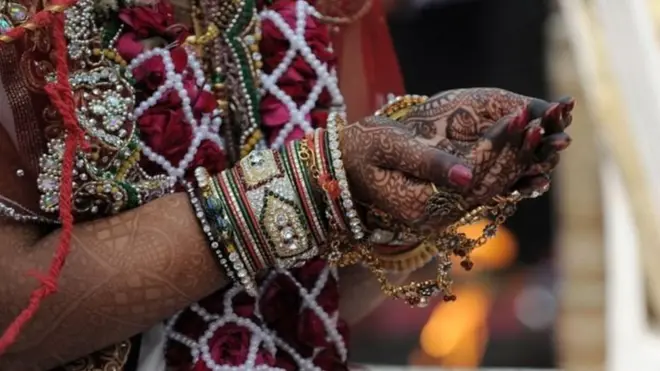 Rapora göre Hindistan en çok küçük yaşta evliliğin yapıldığı ülkelerden biri.