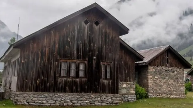 जम्मू कश्मीर में मौजूद गुरेज़ घाटी के कुछ घर