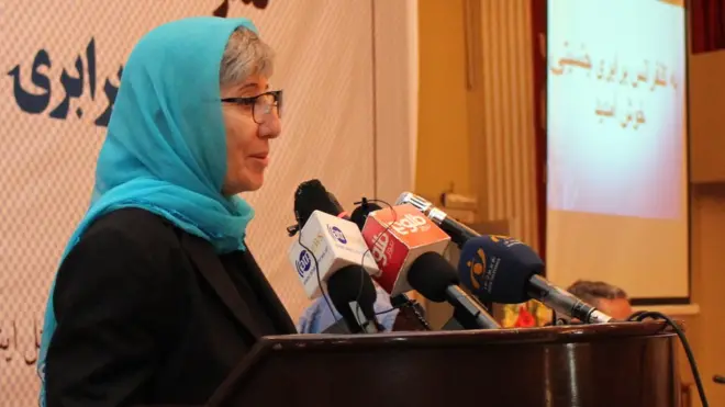 رئیس کمیسیون حقوق بشر افغانستان می‌گوید نهادهای عدلی و قضایی افغانستان توانایی لازم برای رسیدگی به جرایم جنگی را ندارند