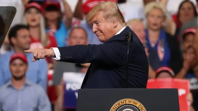 近期的三個全國民調中，特朗普支持率落後於民主黨多位參選人，選戰不容樂觀。