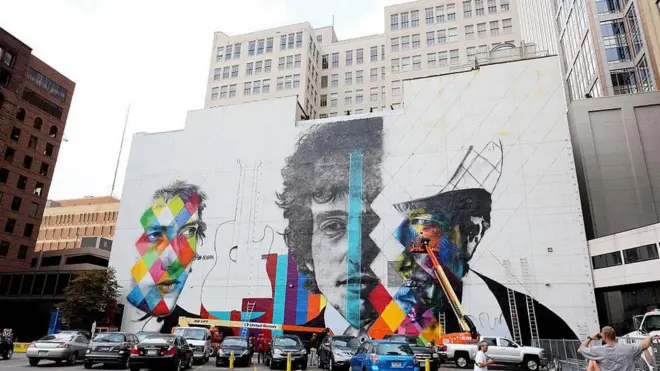 В честь Дилана в родной Миннесоте красят стены