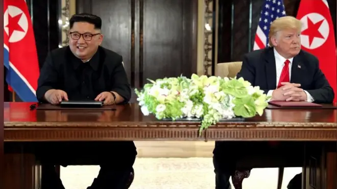 Tổng thống Hoa Kỳ Donald Trump và lãnh đạo Bắc Hàn Kim Jong-un gặp nhau tại hội nghị thượng đỉnh ở Singapore ngày 12/6/2018