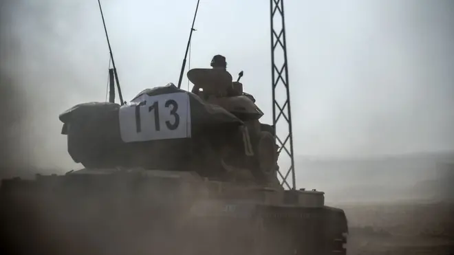 Cerablus operasyonu kapsamında Türk Silahlı Kuvvetleri tankları da Suriye'ye girdi, 24 Ağustos 2016.