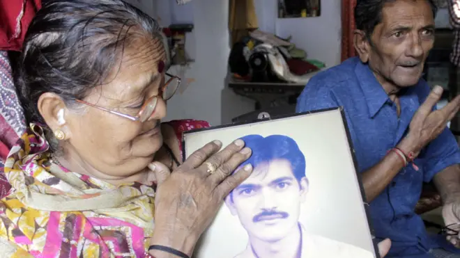 માતાનો દિકરાની તસવીર સાથેનો ફોટો