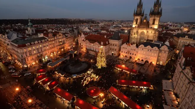 Різдвяна казка на Староміській площі в Празі