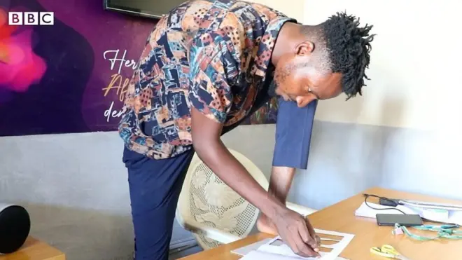 Akintunde, ayaworan ọlọwọ kan