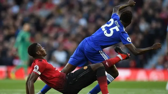 Nwaafọ Igbo bụ Ndidi Wilfred na Paul Pogba na-azọ bọọlụ