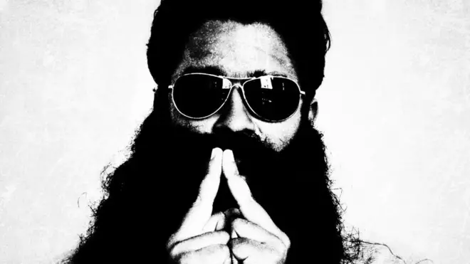 El mensaje de Raphael Samuel, de Bombay, -y su apariencia- parecen una broma, pero su filosofía antinatalistas tiene mucho adeptos en el mundo.