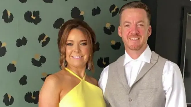 ببراين ريان غليندينينغ مع زوجته كيمبرلي، وقد اعتقل في البصرة في 12 سبتمبر / أيلول