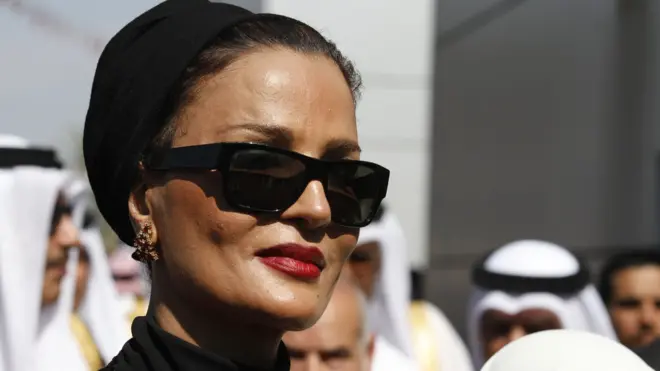 اطلقت الشيخة موزا مبادرة "التعليم فوق الجميع" لتعليم ملايين الاطفال حول العالم