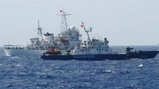 2014年中国在南海争议水域勘探石油引发同越南在海上对峙。越南国内还发生了大规模反华抗议和骚乱，造成多人死伤。