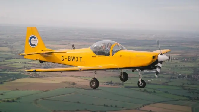 克蘭菲爾德大學擁有自屬機隊，機型包括"螢火蟲"教練機（圖片來源: Cranfield University）