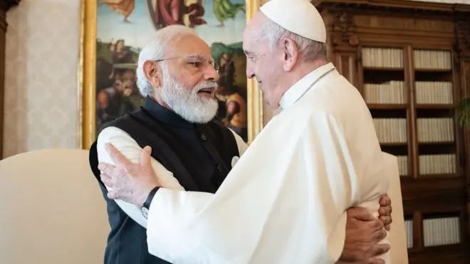 पोप फ्रान्सिस आणि नरेंद्र मोदी