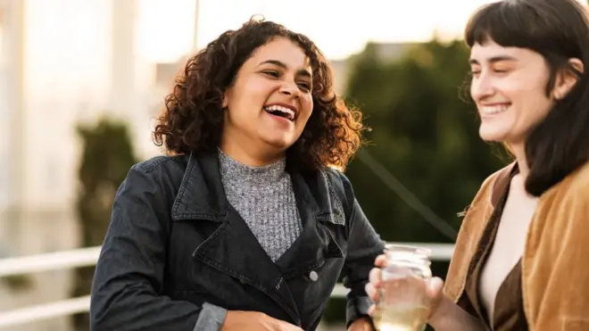 خمس نصائح تساعد في بناء علاقات أفضل مع الآخرين