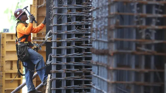 El desempleo estadounidense sigue bajo.