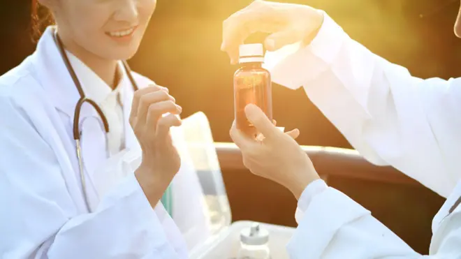 अलोपॅथी आणि होमिओपॅथीमध्ये वाद