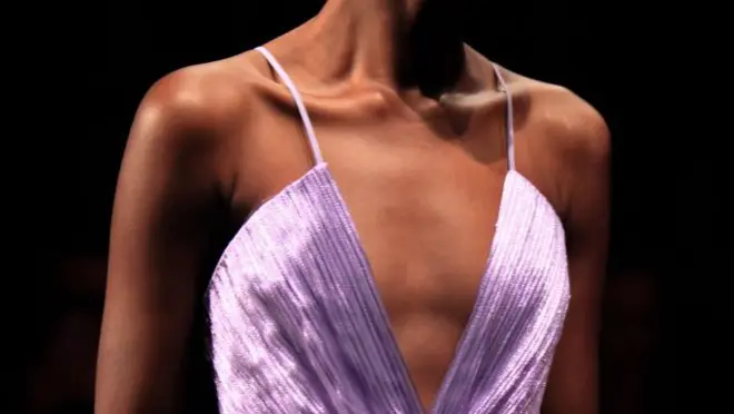 Foto of woman dey skinny