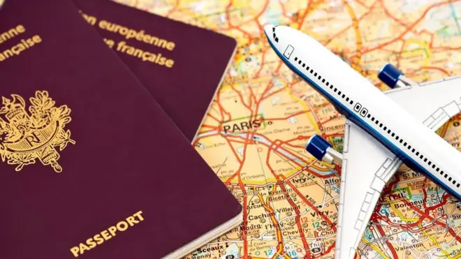 Faransiiska ayaa bilaabay baasaboor iyo degenaasho ay siinayaan dadka dibeda dalkaas ku sugan 