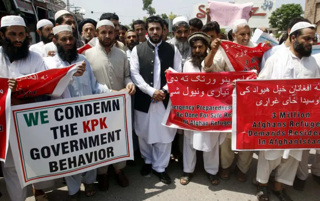  ۲۰۱۶ کې پېښور کې افغان کډوال د پاکستان د حکومتد جبري ستنونې تګلارو پر ضد لاریون پر مهال