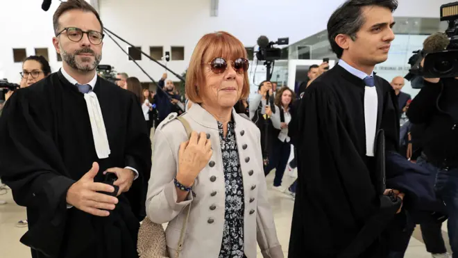 Жизель Пелико со своими адвокатами