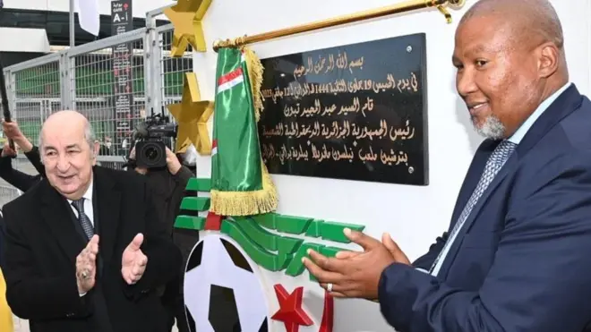 Zwelivelile Mandela avec le président algérien Abdelmadjid Tebboune lors de l'inauguration officielle du nouveau stade Nelson Mandela.