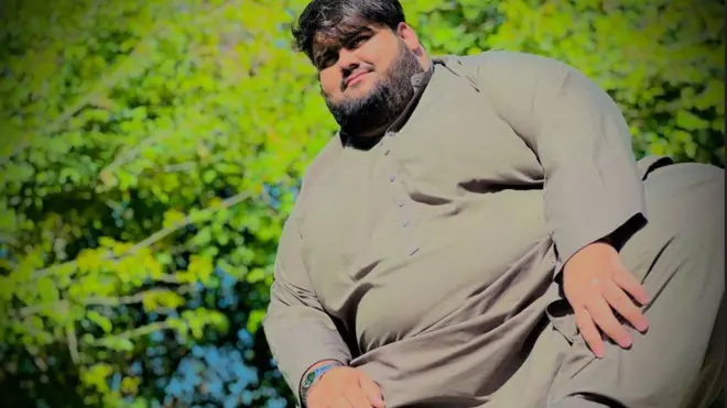 Qudraatullaan kaameraa ilaalaa jira