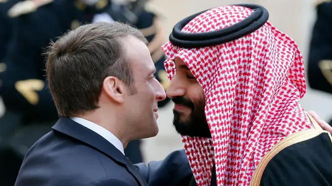 इमैनुएल मैक्रों और मोहम्मद बिन सलमान