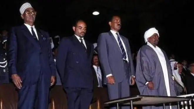 Hoggantoonni biyyoota ollaa, Pireezidaantii Itoophiyaa yeroo sanaa dabalatee, labsii walabummaa Eertiraa isa jalqabaa Asmaraa, Caamsaa 24, 1993