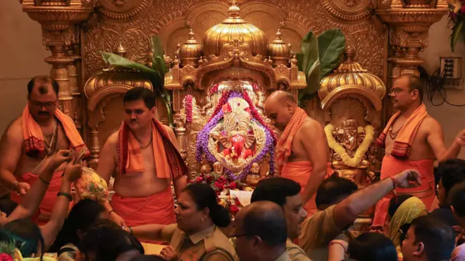 सिद्धिविनायक मंदिर.