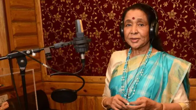 આશા ભોંસલે, ગુજરાતી ગીતો, બીબીસી ગુજરાતી, બોલીવૂડ, ગુજરાતી સંગીત, ફિલ્મ